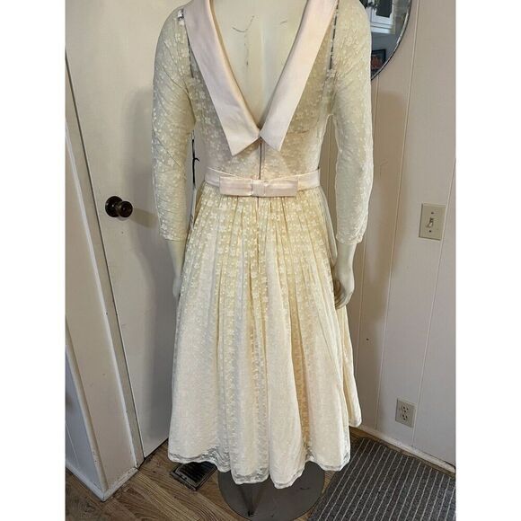 Unique Vintage Womens Large Peach Ivory Lace V-Back Formal Wedding Dress NWT - Picture 6 of 13